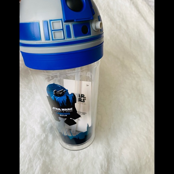 Star Wars R2D2 Galaxy’s Edge Landing 2019 Cup - Picture 2 of 3